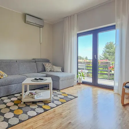 Renata Apartman *